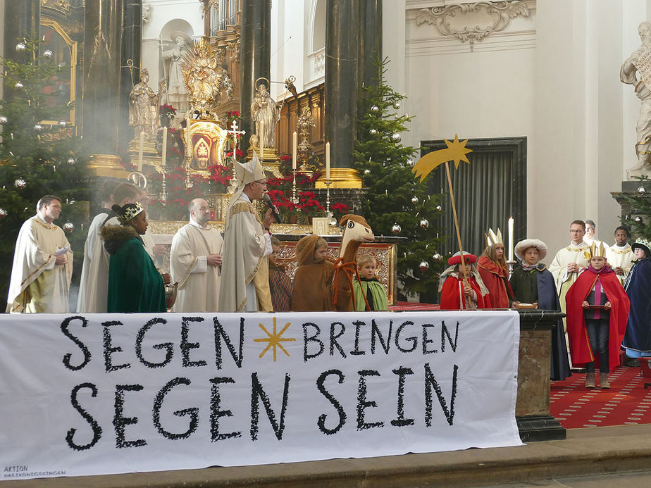 Aussendung der Sternsinger im Hohen Dom zu Fulda (Foto: Karl-Franz Thiede)